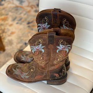 Tony Lama Suntan Century Floral Boot